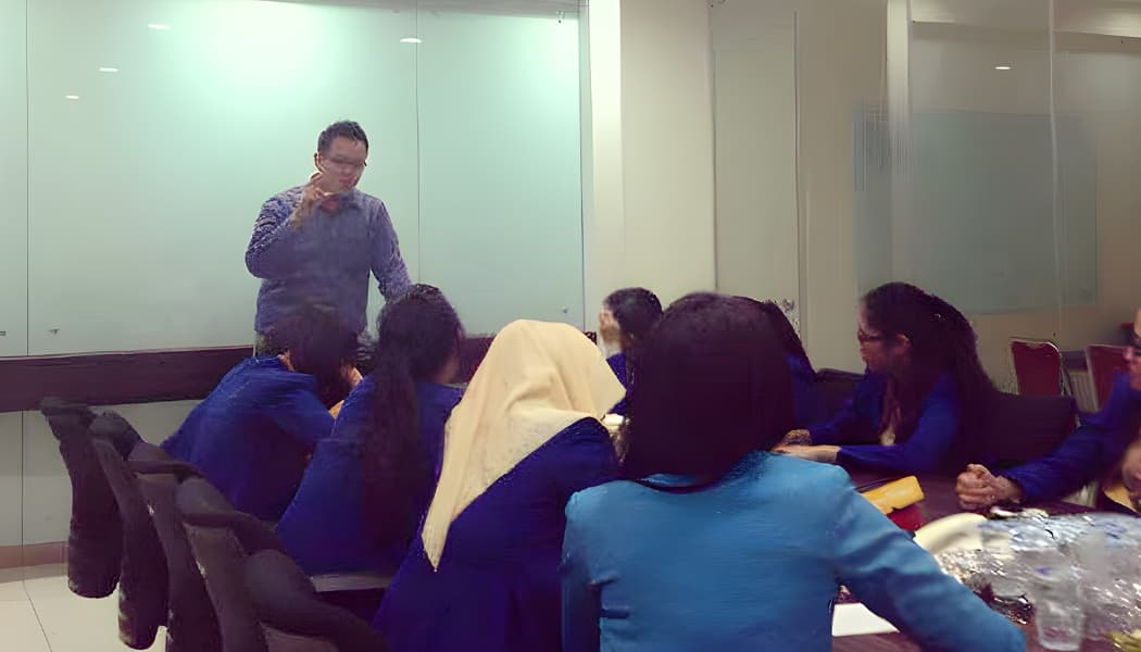 Membangun Etos Kerja Unggul: Pilar Dasar Kesuksesan Karyawan